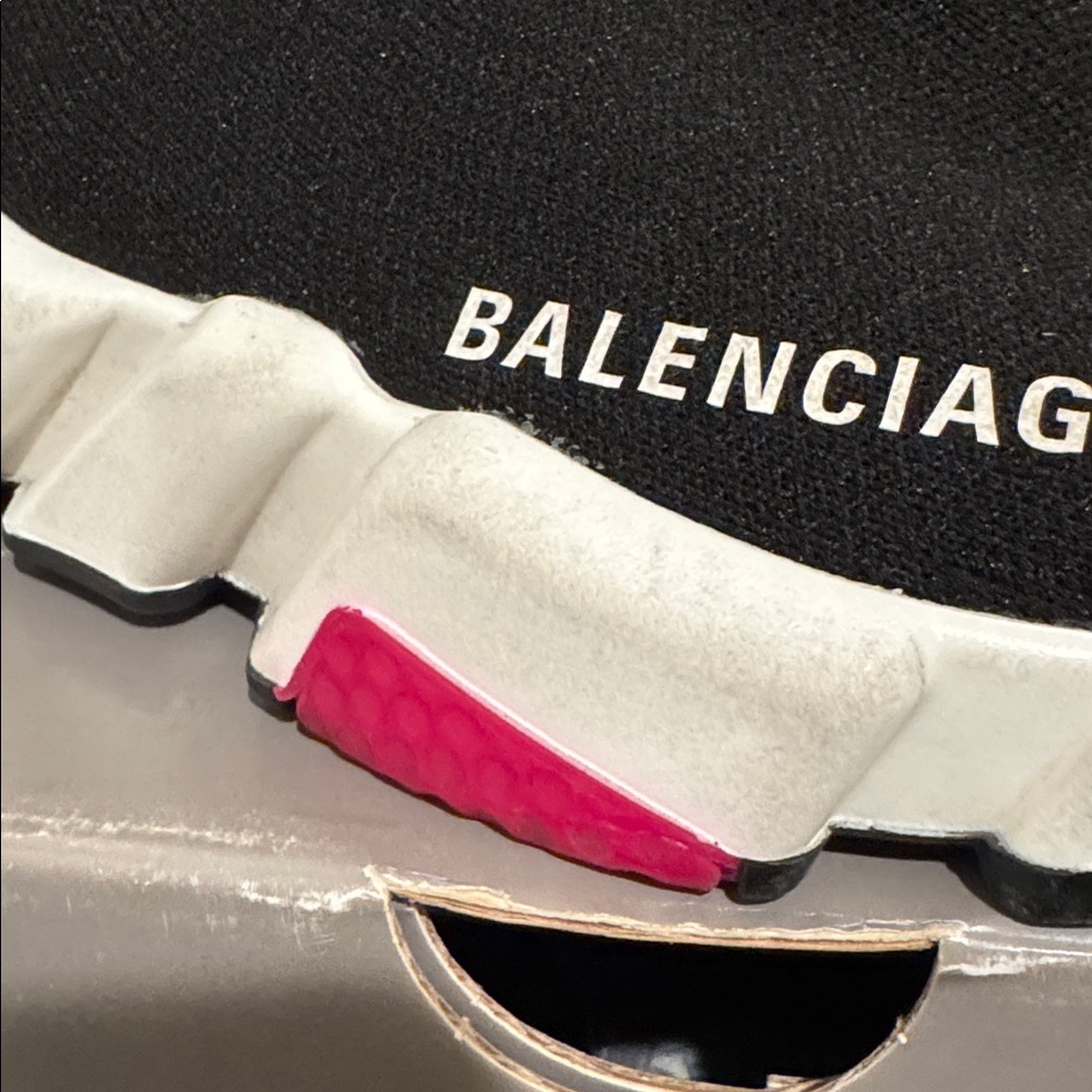 Balenciaga Women's Black and Pink ‘ Speed’ Trainers - Picture 6 of 17